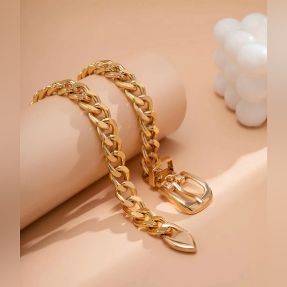 Chain Link Necklace - Picture 5 of 7